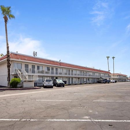 Super 8 By Wyndham Phoenix West Exteriör bild